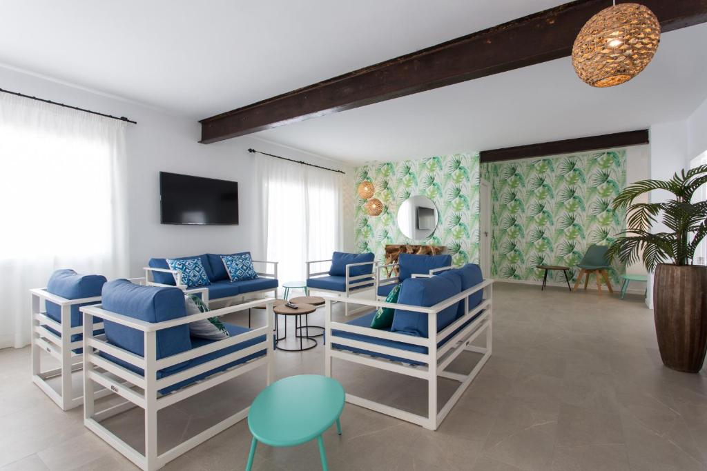 TV a/nebo společenská místnost v ubytování Apartamentos Costamar II