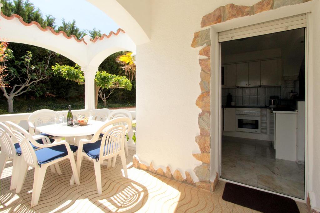 Fotografie z fotogalerie ubytování LEON INMO Villa El Barco - 10147 v destinaci Empuriabrava