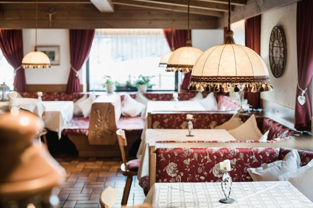 Posezení v ubytování Hotel Monte Cherz