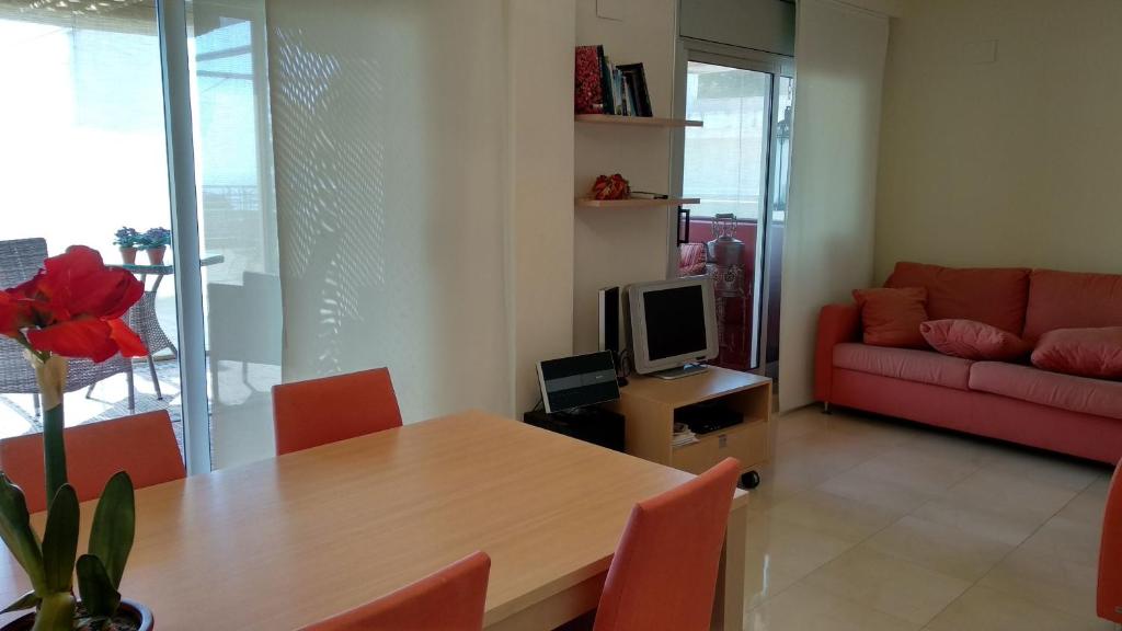 Posedenie v ubytovaní MAGNIFICO APARTAMENTO EN CALA LLOBETA