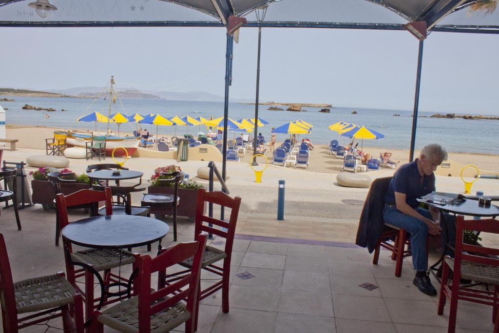 Nespecifikovaný výhled na moře nebo výhled na moře při pohledu z hotelu