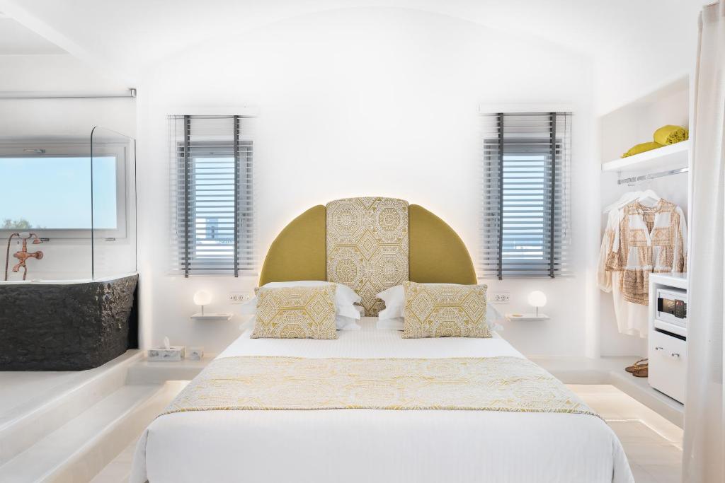 Postel nebo postele na pokoji v ubytování Emfasis Luxury Villa