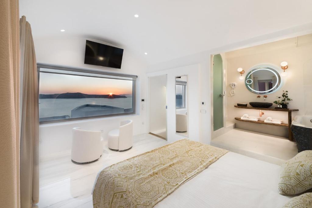 Postel nebo postele na pokoji v ubytování Emfasis Luxury Villa