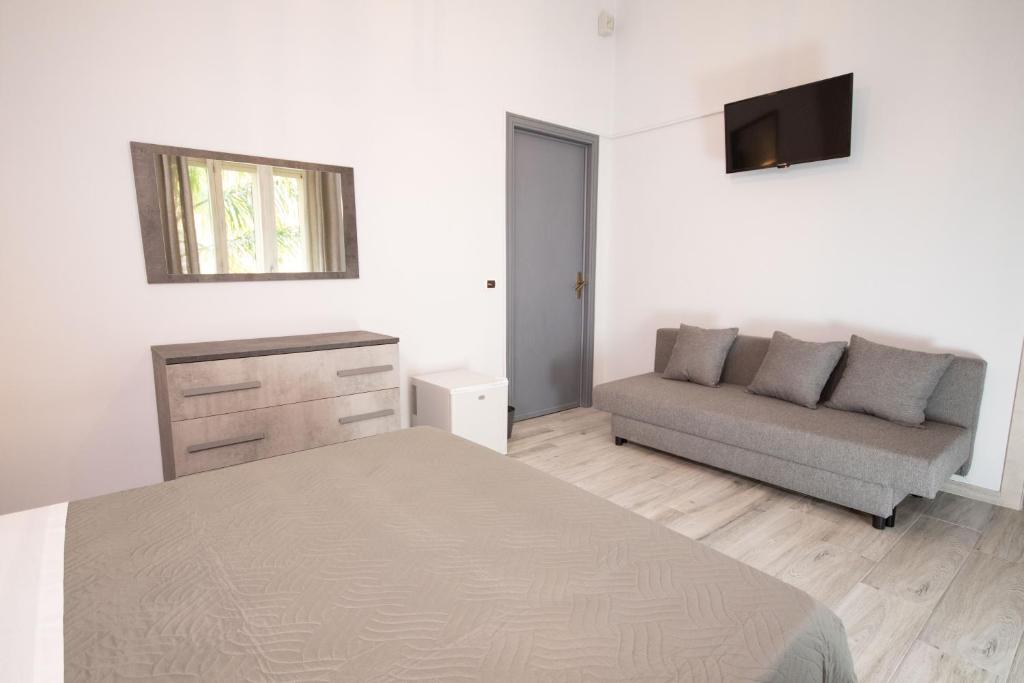 Rudiae Boutique - 13