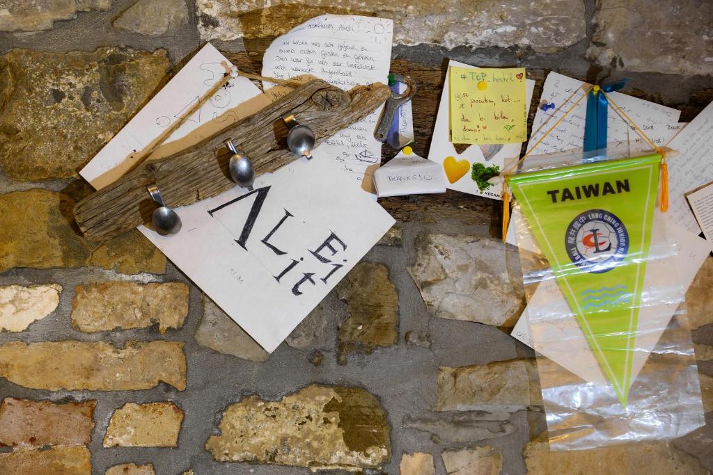 Certifikát, hodnocení, plakát nebo jiný dokument vystavený v ubytování Hostel Alieti