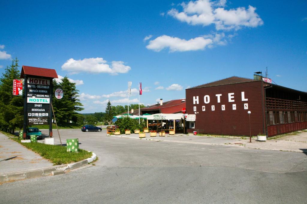Fotografie z fotogalerie ubytování Hotel Josipdol v destinaci Josipdol