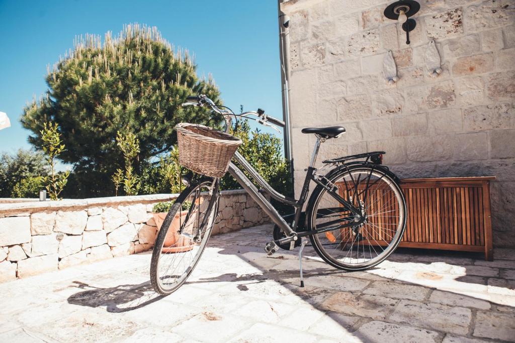 Rowery dostępne w obiekcie Trullo Grace -Trulli Anti' Charme & Relax lub w pobliżu