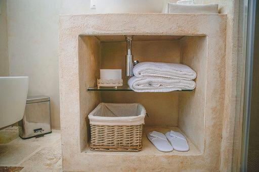 Łazienka w obiekcie Trullo Grace -Trulli Anti' Charme & Relax