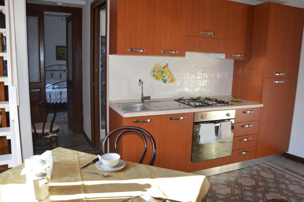 Kuchnia lub aneks kuchenny w obiekcie Residenza Amante Center