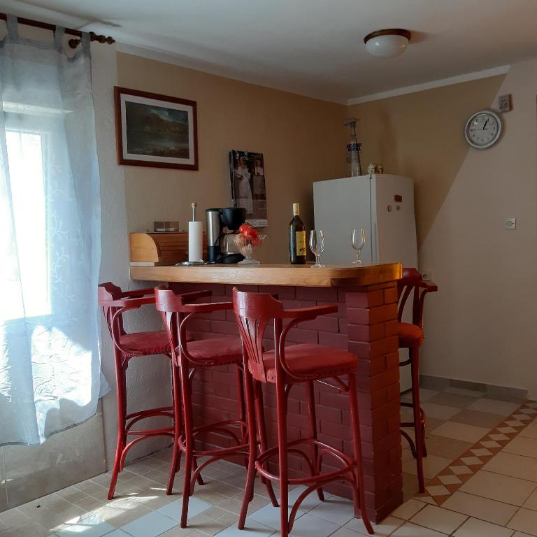 Kuchyň nebo kuchyňský kout v ubytování Apartment "Mislav"