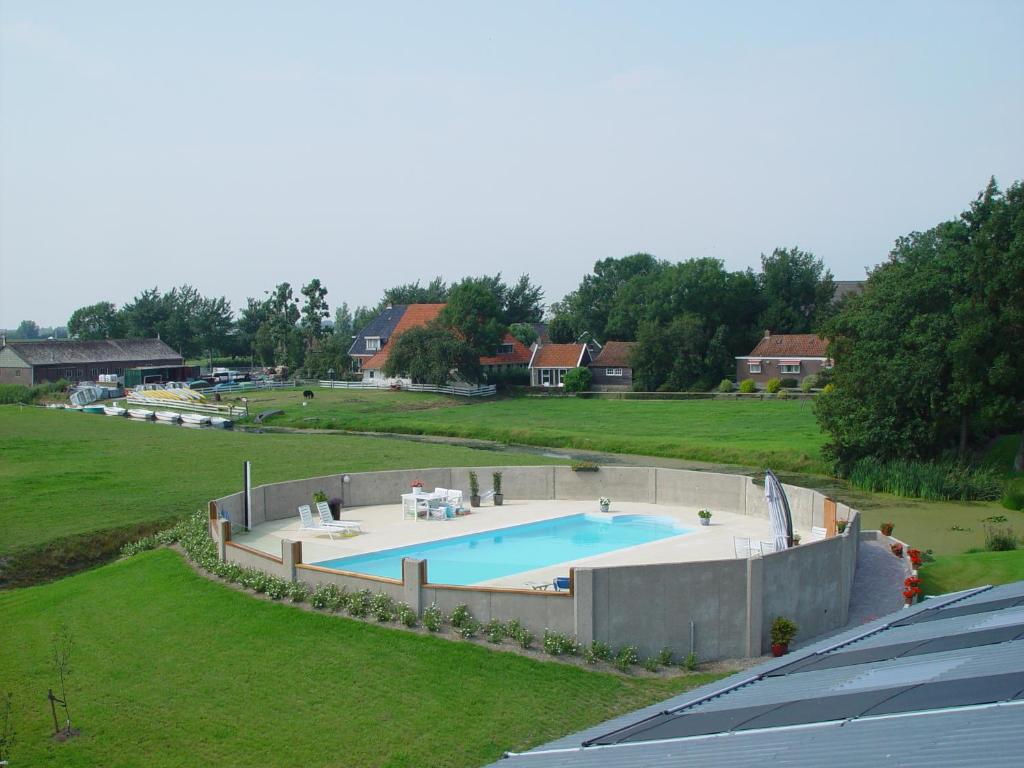Bazén v ubytování Piaam State nebo v jeho okolí