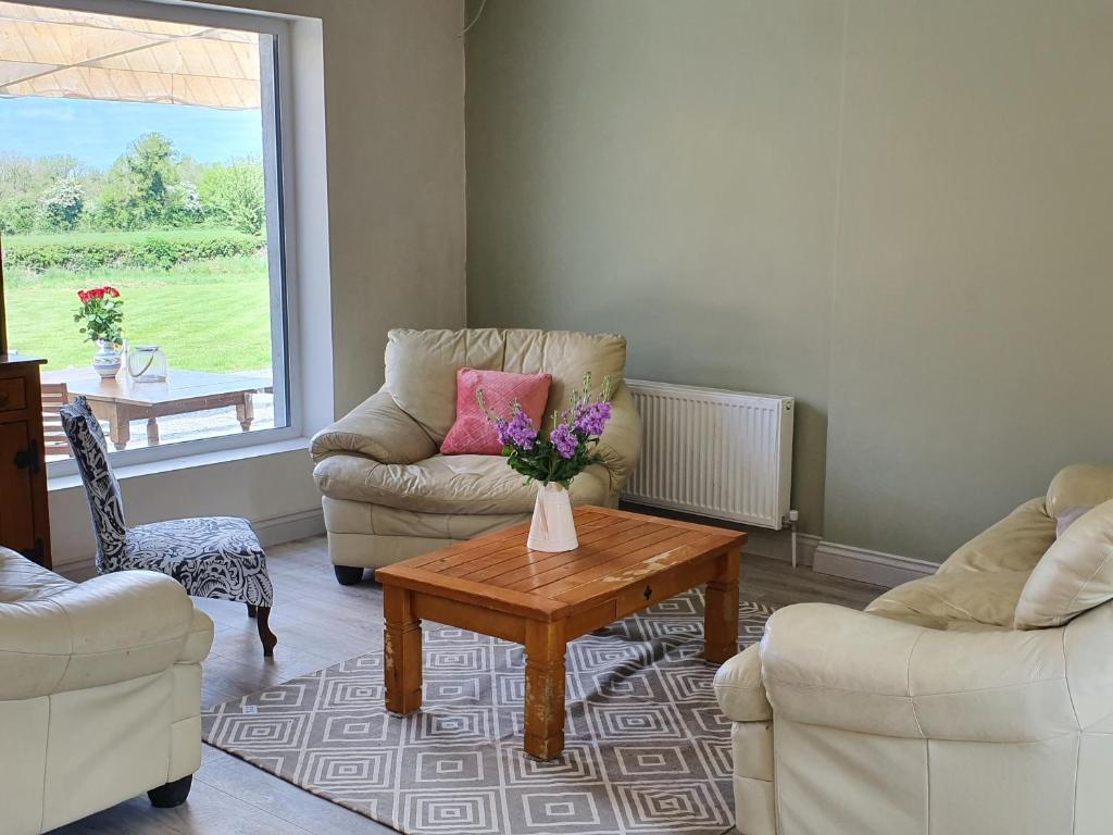Posezení v ubytování Glasson Glamping Farm