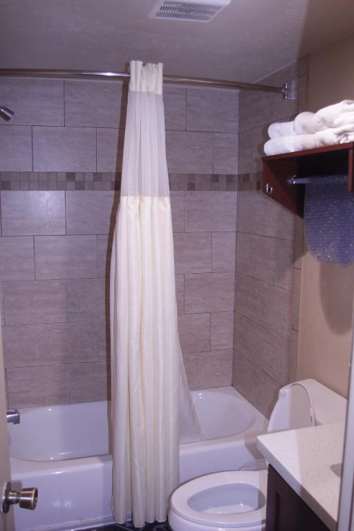 Koupelna v ubytování Americas Best Value Inn Port Aransas