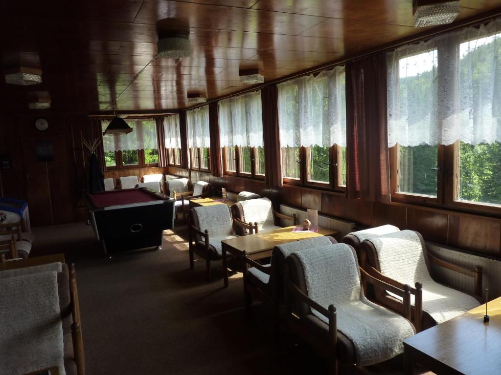 Posezení v ubytování Hotel Flora Dolní Mísečky