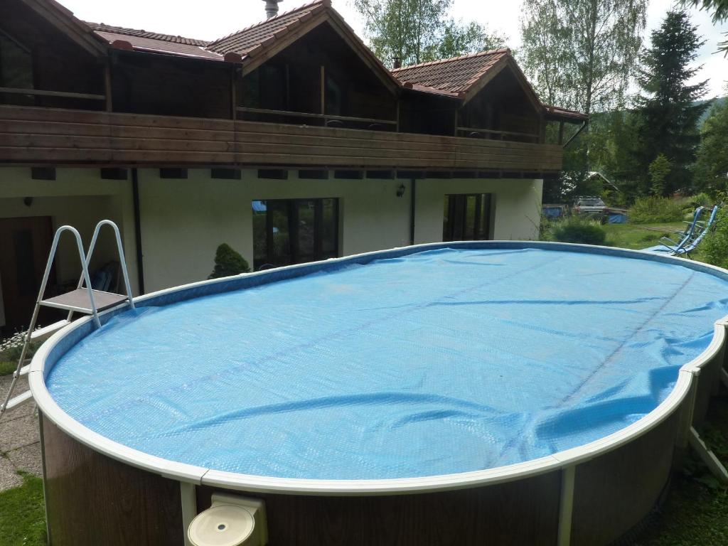 Bazén v ubytování Pension Pretty nebo v jeho okolí