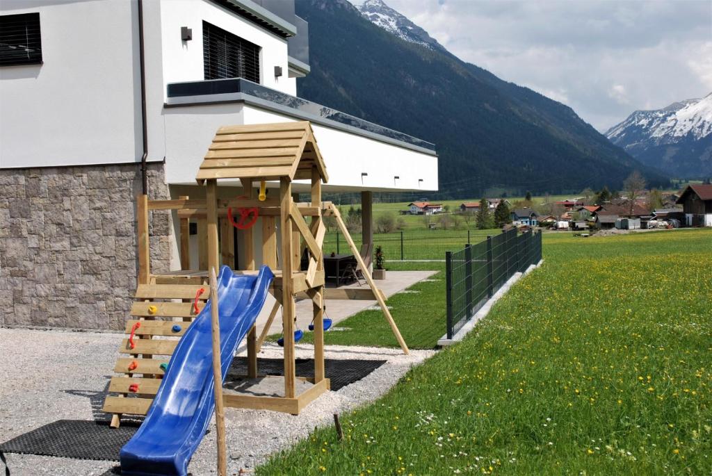 Nespecifikovaný výhled na hory nebo výhled na hory při pohledu z apartmánu