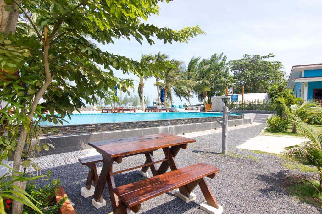 Bazén v ubytování Breeze Bay Villa nebo v jeho okolí