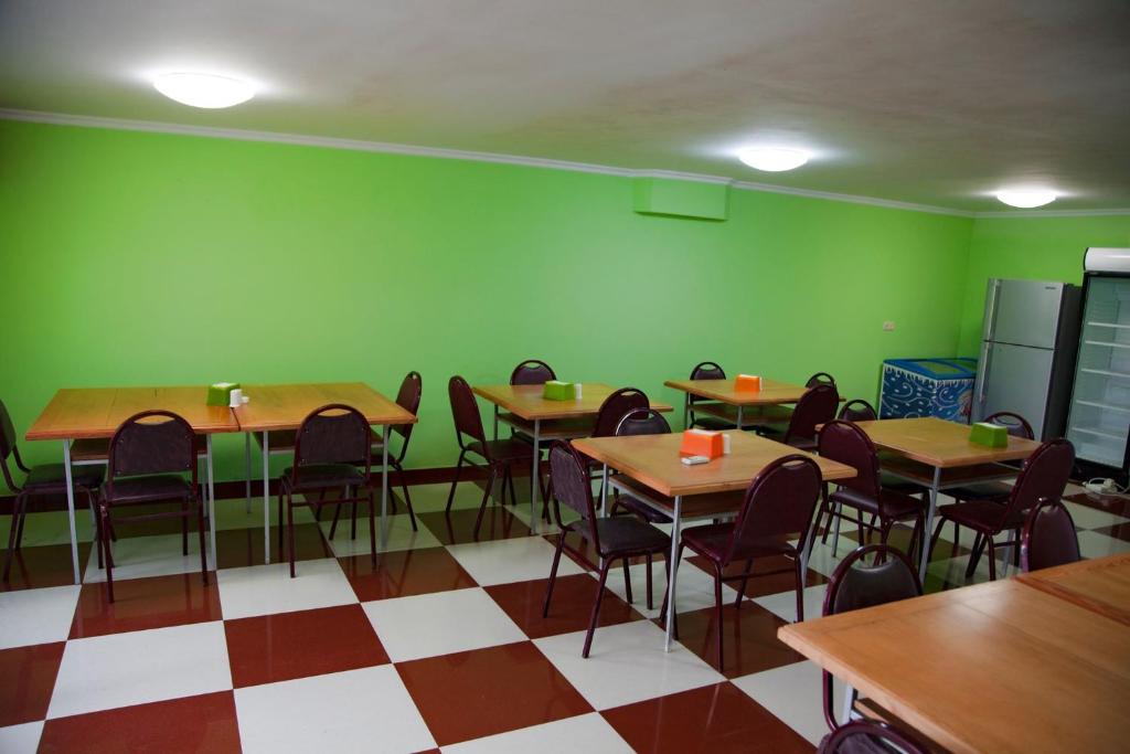 Restaurace v ubytování Hotel "Qeti"