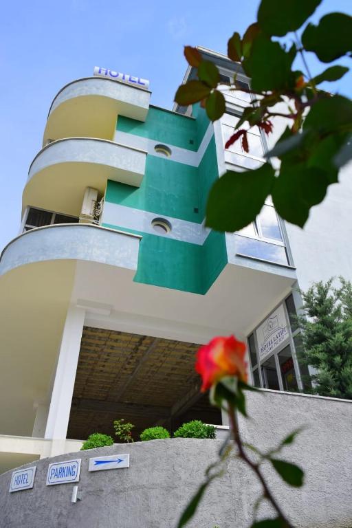 Budova, kde se hotel nachází
