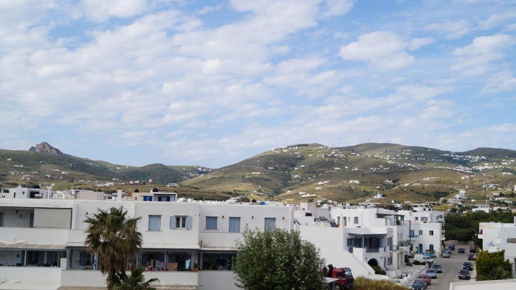 Nespecifikovaný výhled na hory nebo výhled na hory při pohledu z hotelu