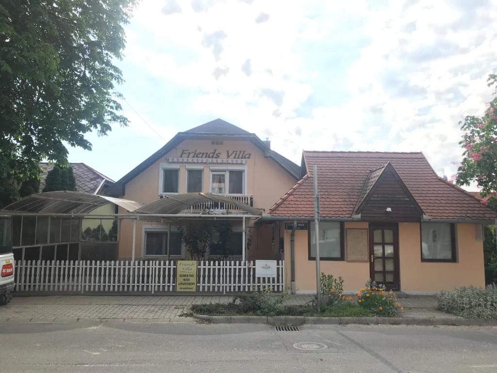 Friends Villa Apartments 8380 Hévíz, Zrinyi utca 18 kép - 1