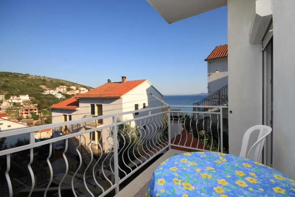 Apartments with a parking space Mavarstica, Ciovo - 8685, Trogir, Croaţia
