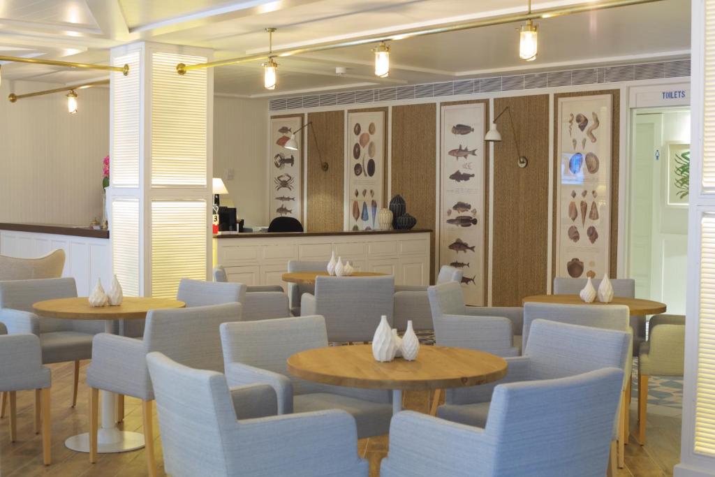 Posezení v ubytování Hotel Els Pins