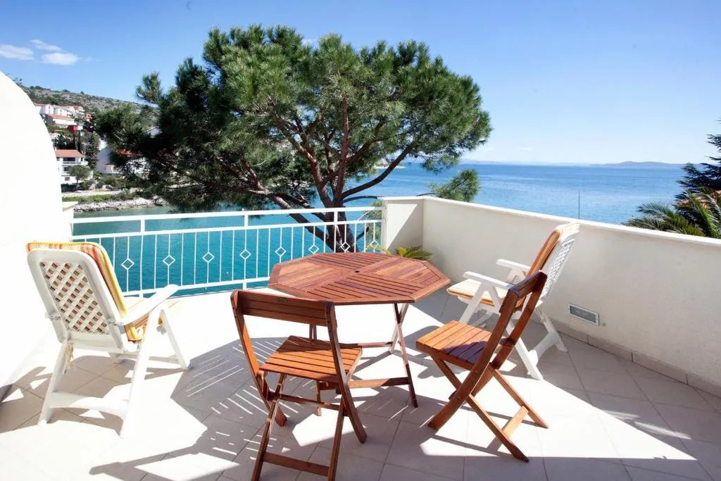 Apartments by the sea Mavarstica, Ciovo - 9432, Trogir, Croaţia