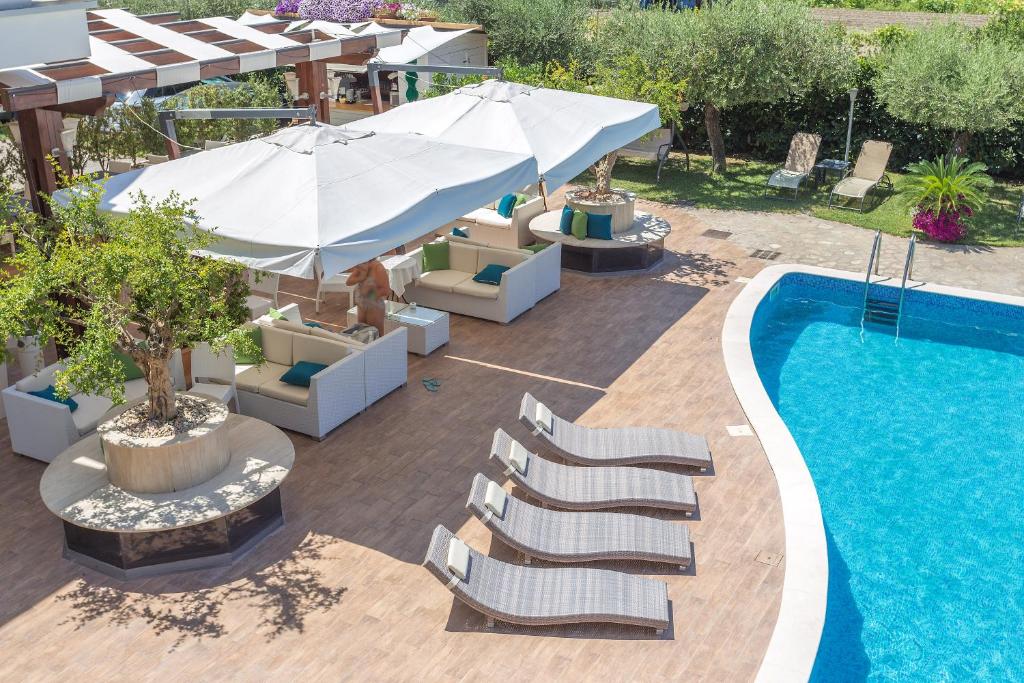 Bazén v ubytování Hotel Porta Rosa nebo v jeho okolí