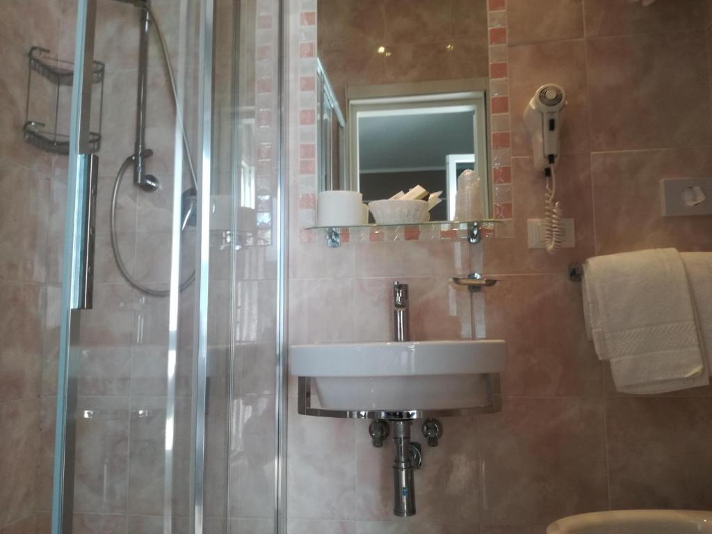 Koupelna v ubytování Hotel Verdi