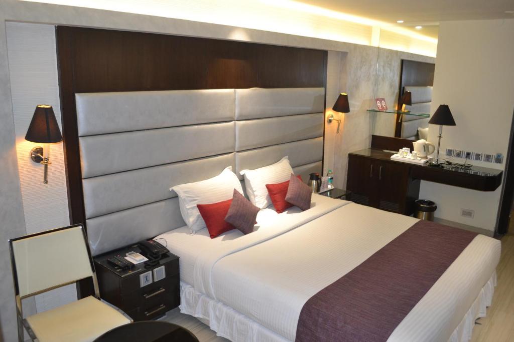 Southern Plaza - Deluxe Çift Kişilik/İki Yataklı Oda