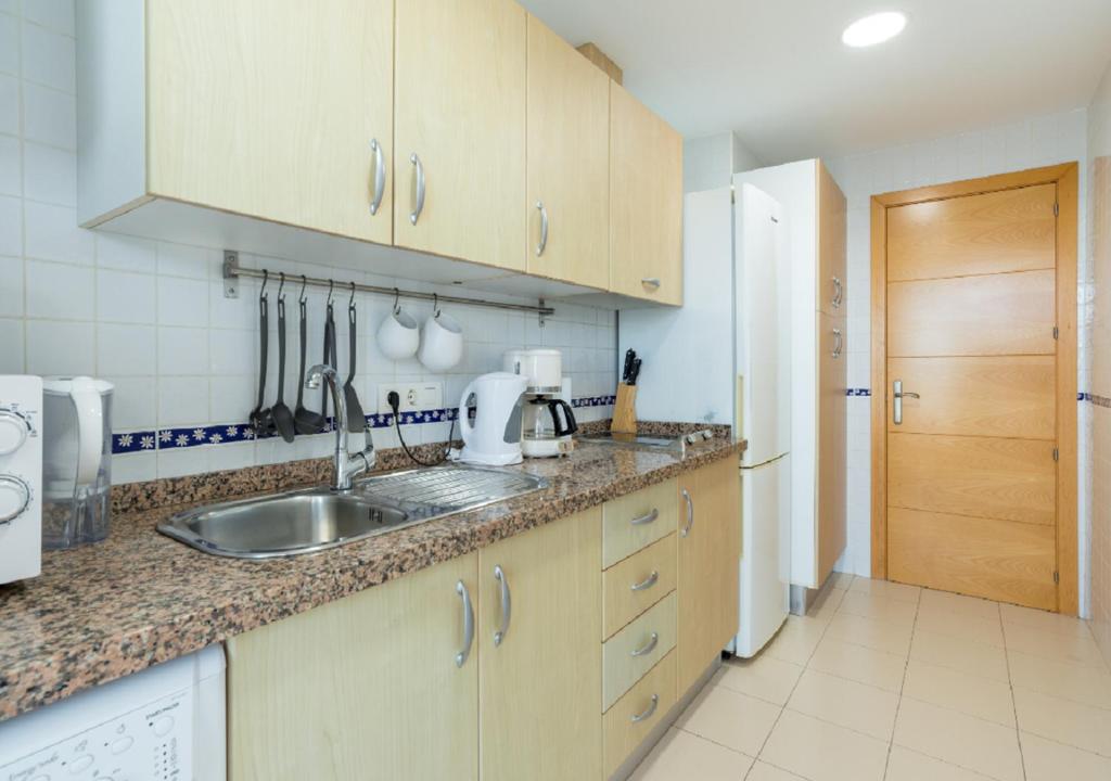 Kuchyň nebo kuchyňský kout v ubytování Apartamentos Varadero Sea View