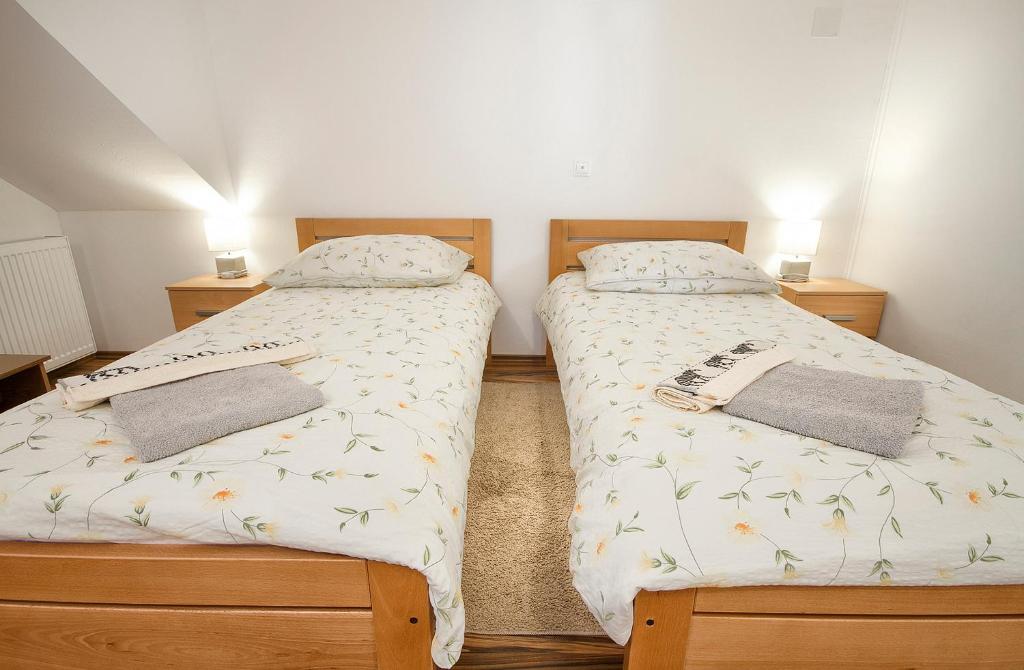 Postel nebo postele na pokoji v ubytování Apartments Matko