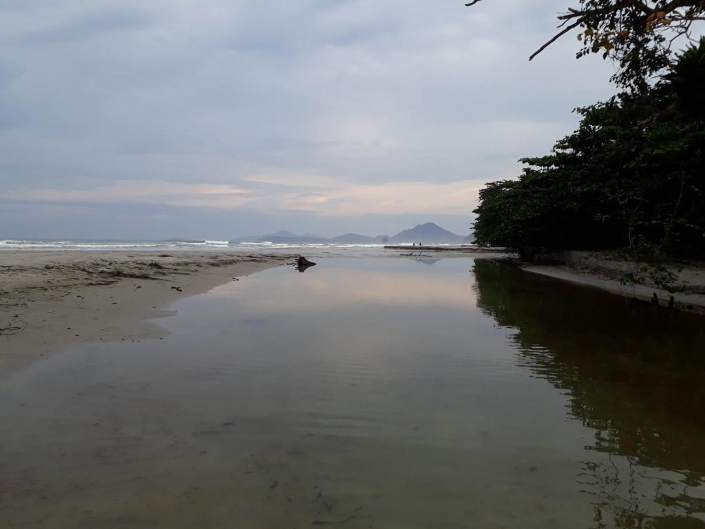  CHALÉ CHARMOSO - COND. ITAMAMBUCA - UBATUBA