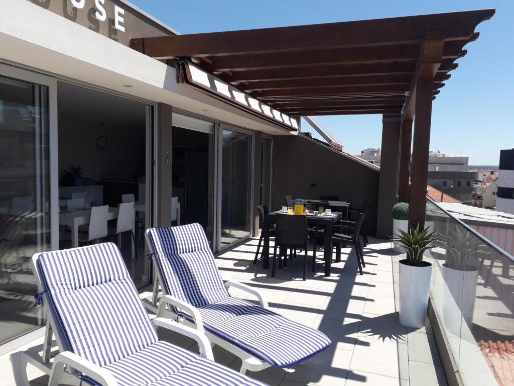 Balkón nebo terasa v ubytování CMB Guesthouse