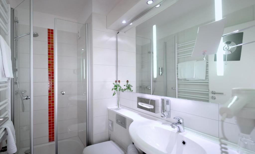 Hotel Bavaria Oldenburg - 11