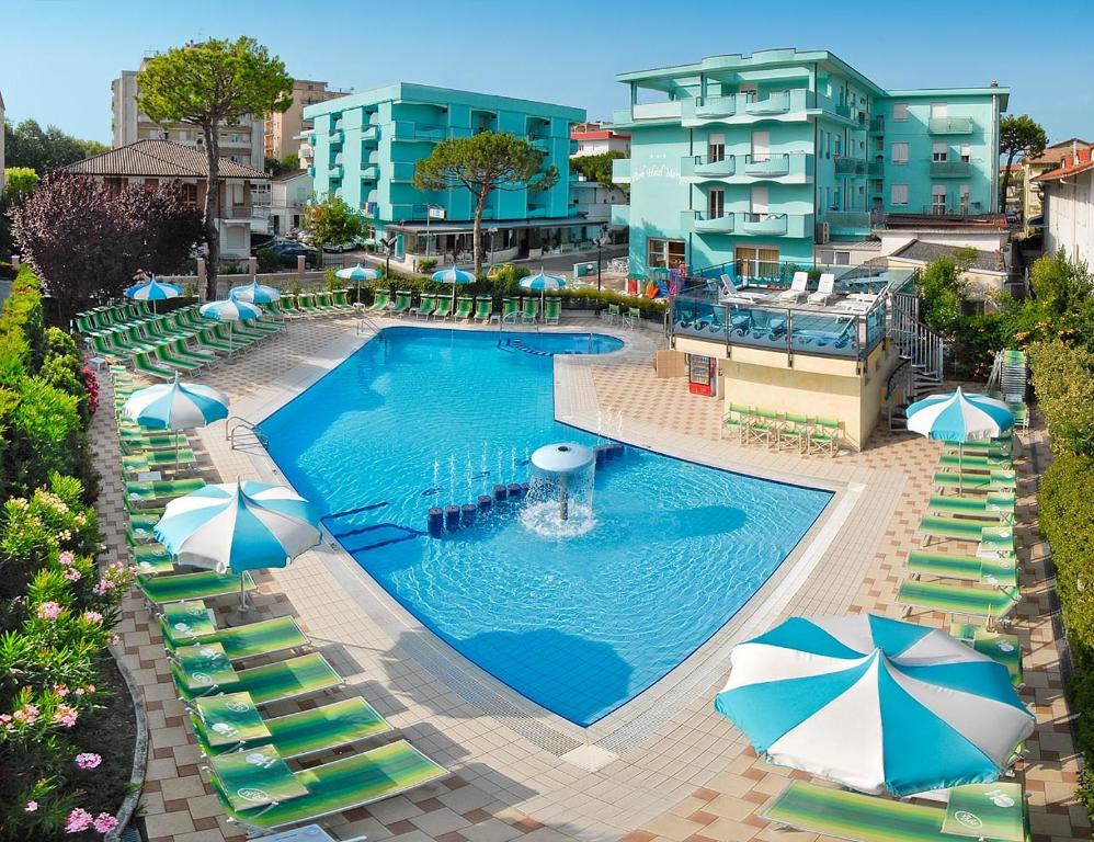 Bazén v ubytování Park Hotel Morigi Garden & Spa nebo v jeho okolí