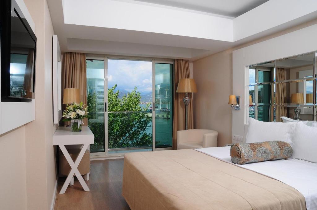 Alesta Yacht Hotel - 3