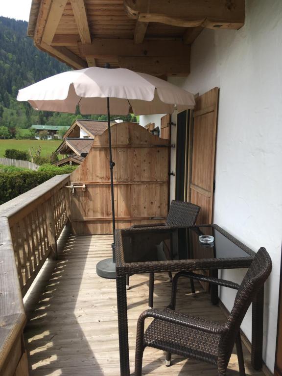 Balkón nebo terasa v ubytování Apartment Hahnenkammblick