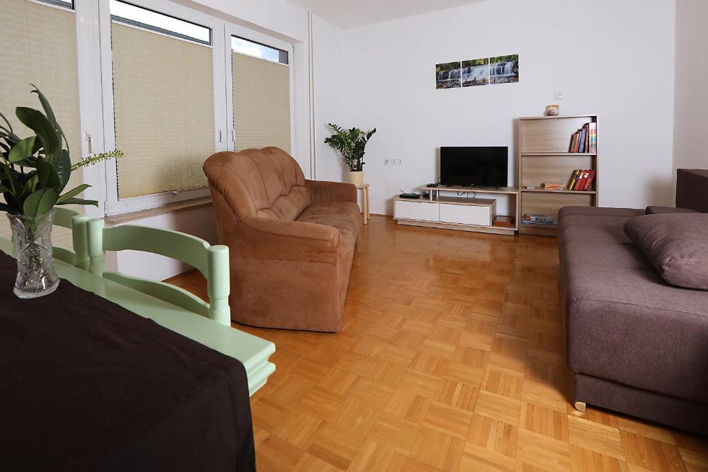 Apartma Dolinar - Two-Bedroom Apartment