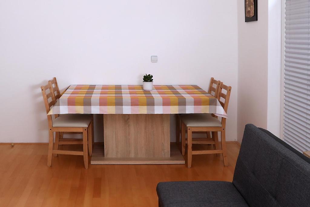 Apartma Dolinar - Two-Bedroom Apartment