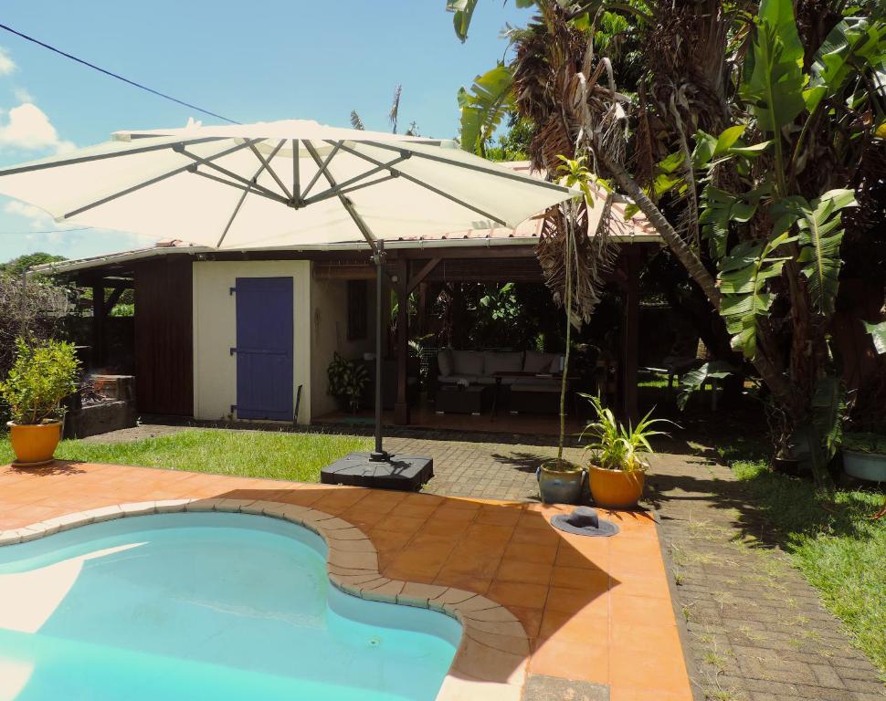 Bazén v ubytování Luxury Cosy Guesthouse nebo v jeho okolí