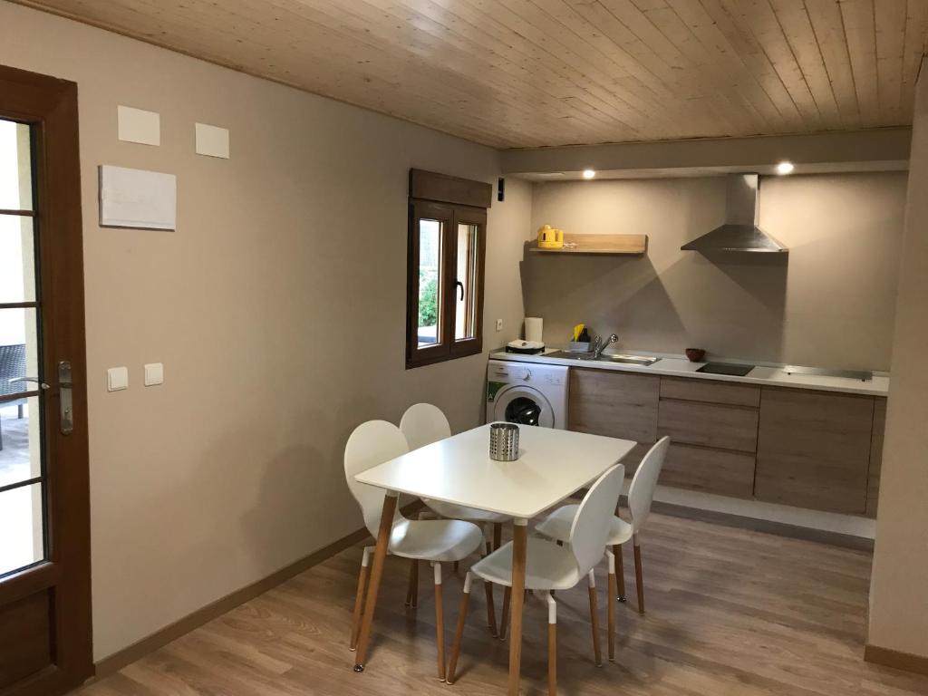 Kuchyň nebo kuchyňský kout v ubytování Casa la Barbacana