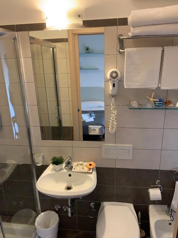 Koupelna v ubytování Hotel Palma Benessere