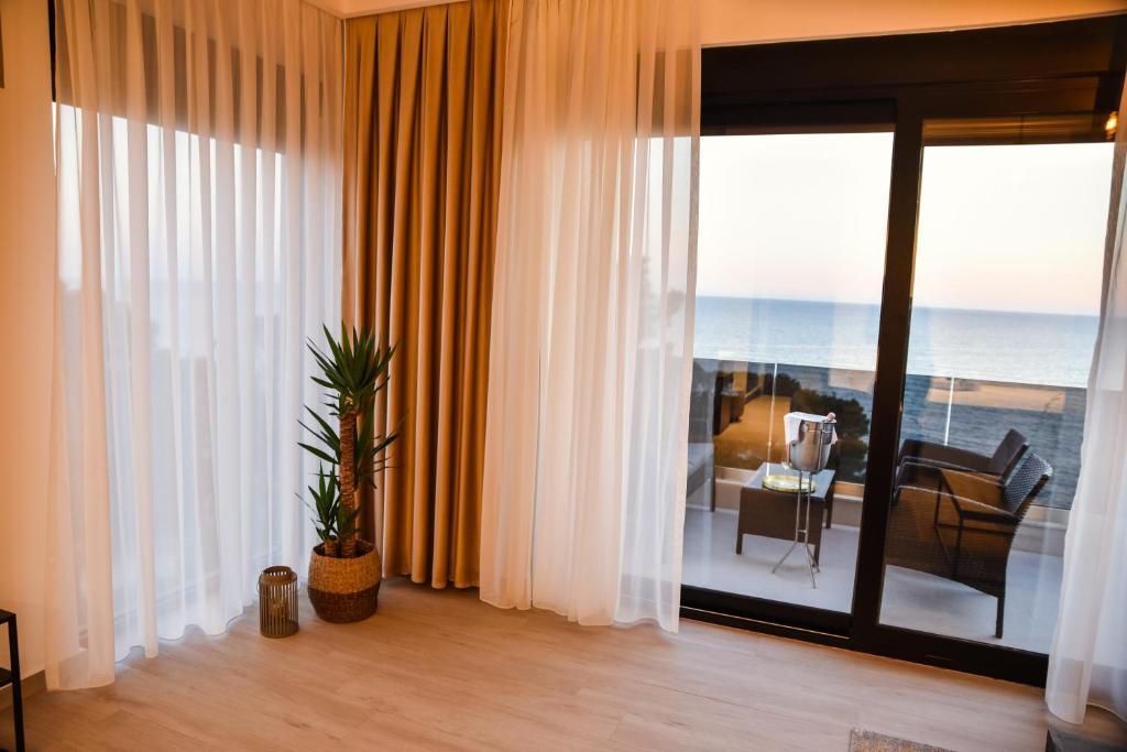 Nespecifikovaný výhled na moře nebo výhled na moře při pohledu z hotelu