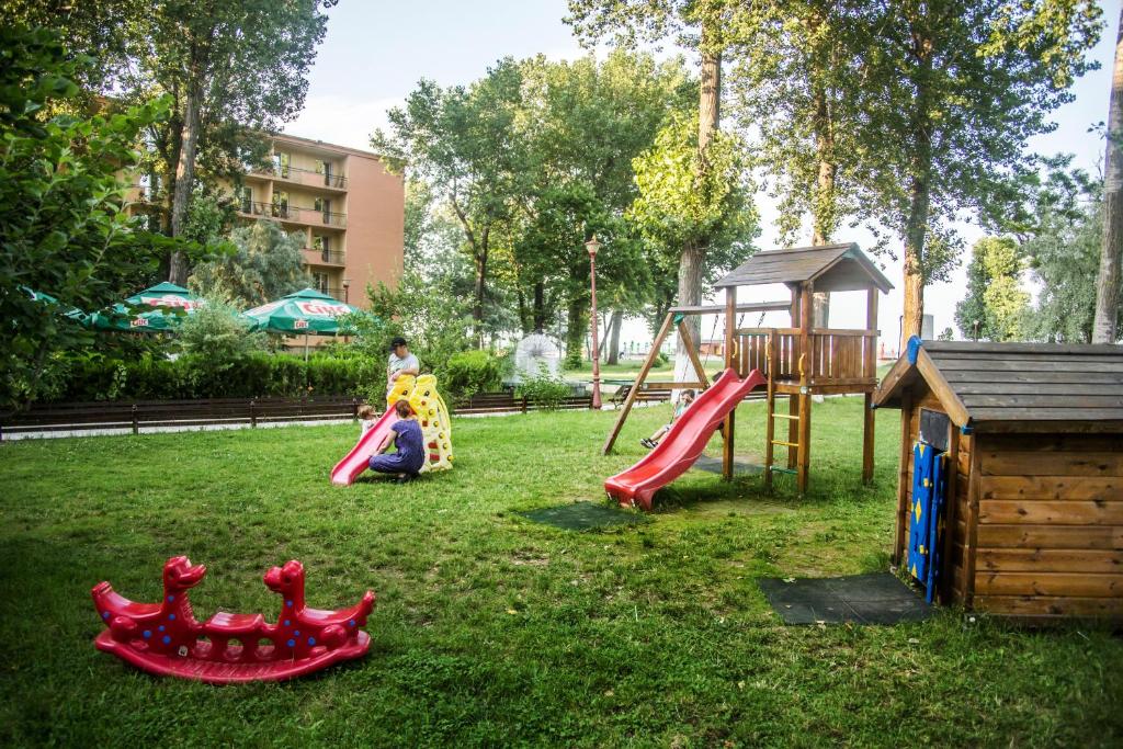 Herní místnost nebo prostor pro děti v ubytování Hotel Central