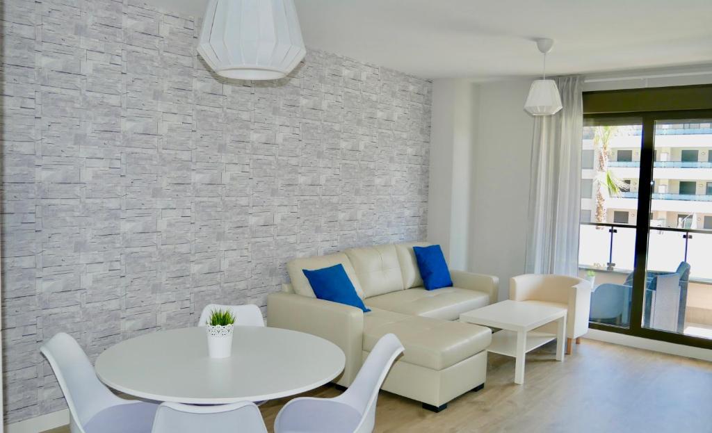 Гостиная зона в Playa Los Álamos, descanso y ocio en Torremolinos