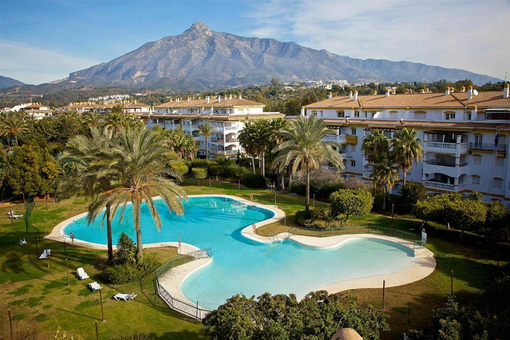 Modern Spacious Two-Bedroom Apartment in Dama de Noche ...