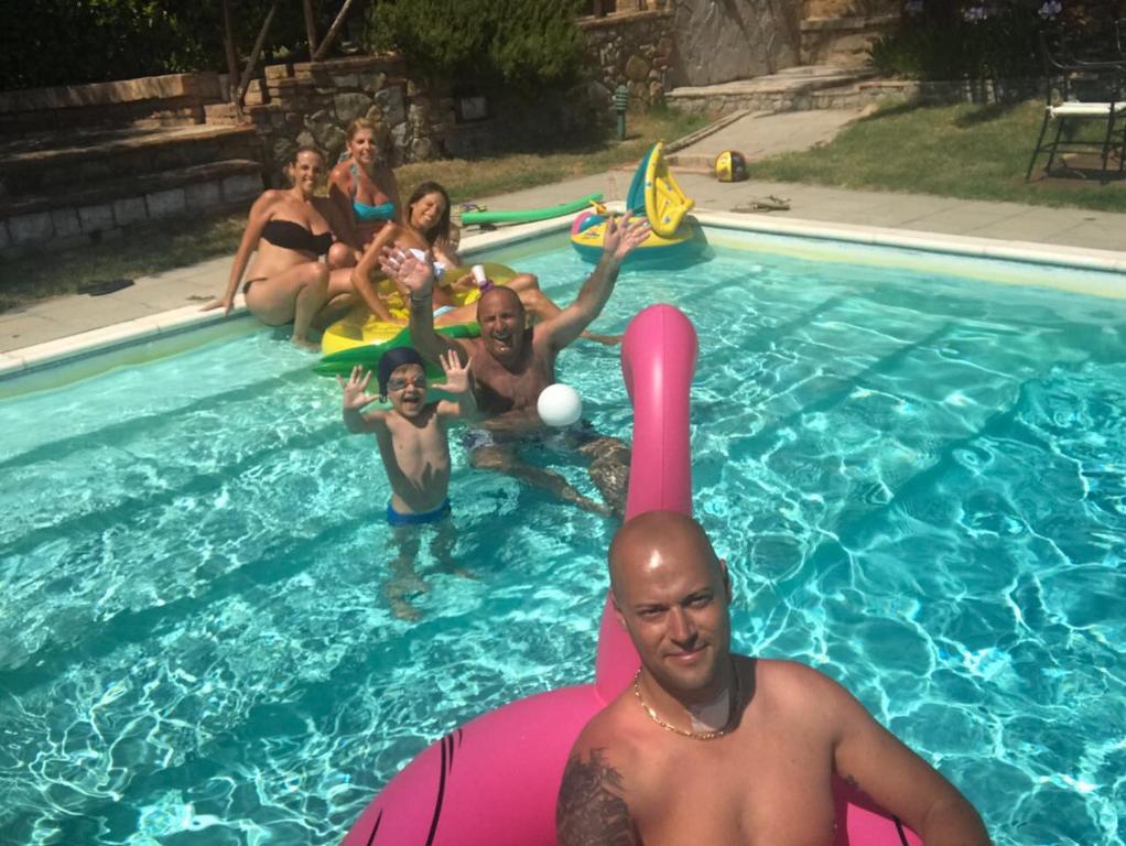 Bazén v ubytování Le More E I Gelsomini nebo v jeho okolí