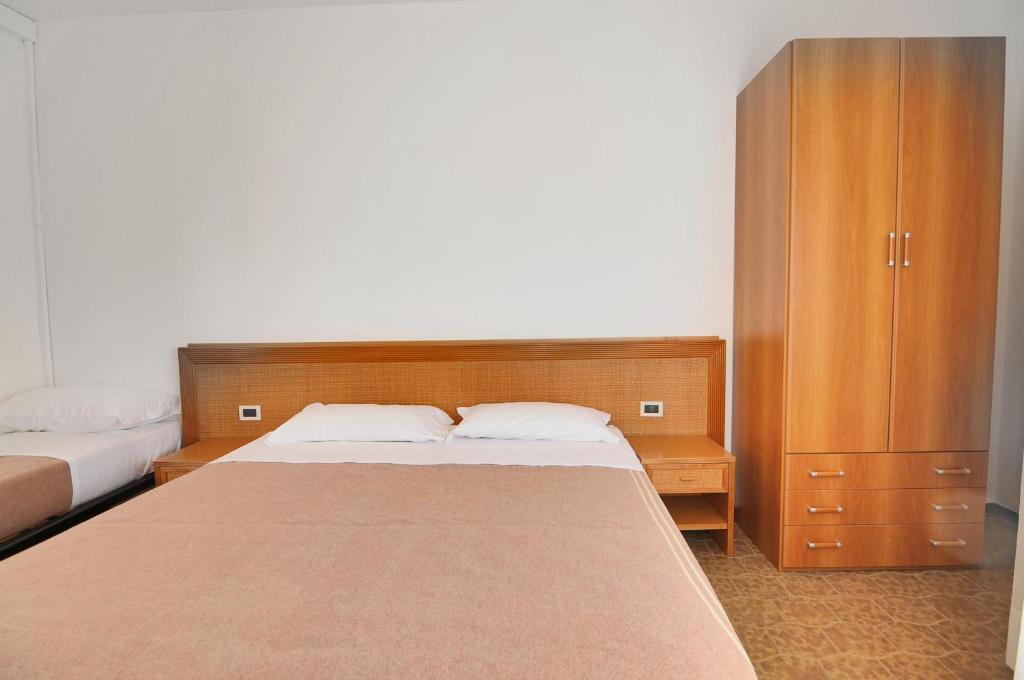 Venus Best Price - Family Room With Private Bathroom